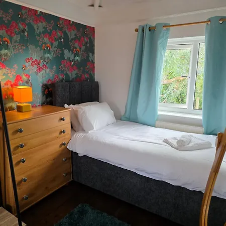Woodland House By Cliftonvalley Holiday home Bristol