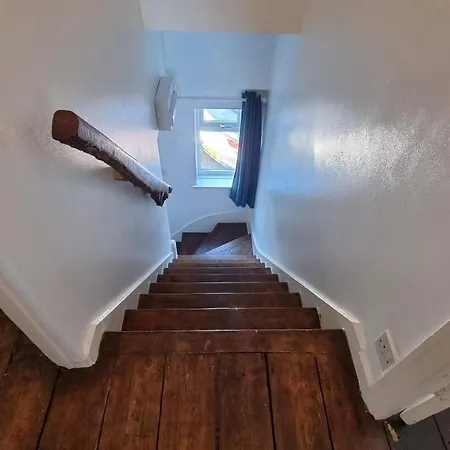 Woodland House By Cliftonvalley Holiday home *