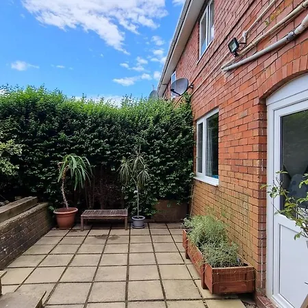 Holiday home Woodland House By Cliftonvalley *