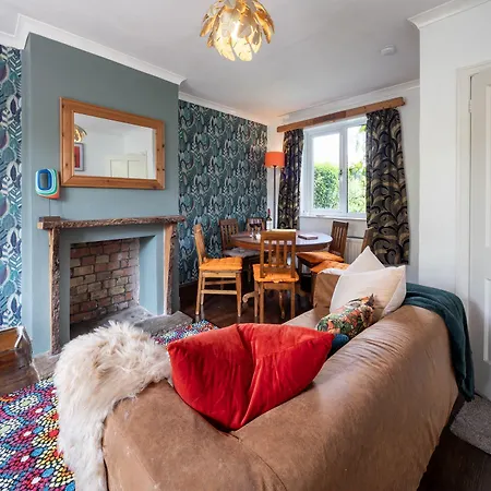 Woodland House By Cliftonvalley Holiday home Bristol