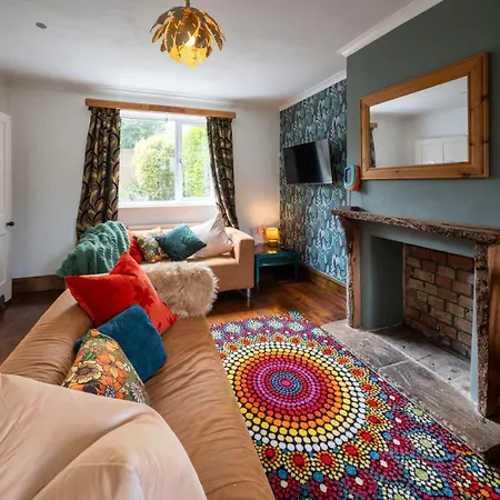 Holiday home Woodland House By Cliftonvalley *